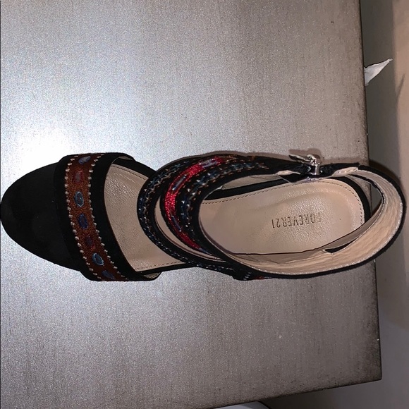 Heels - Picture 3 of 3